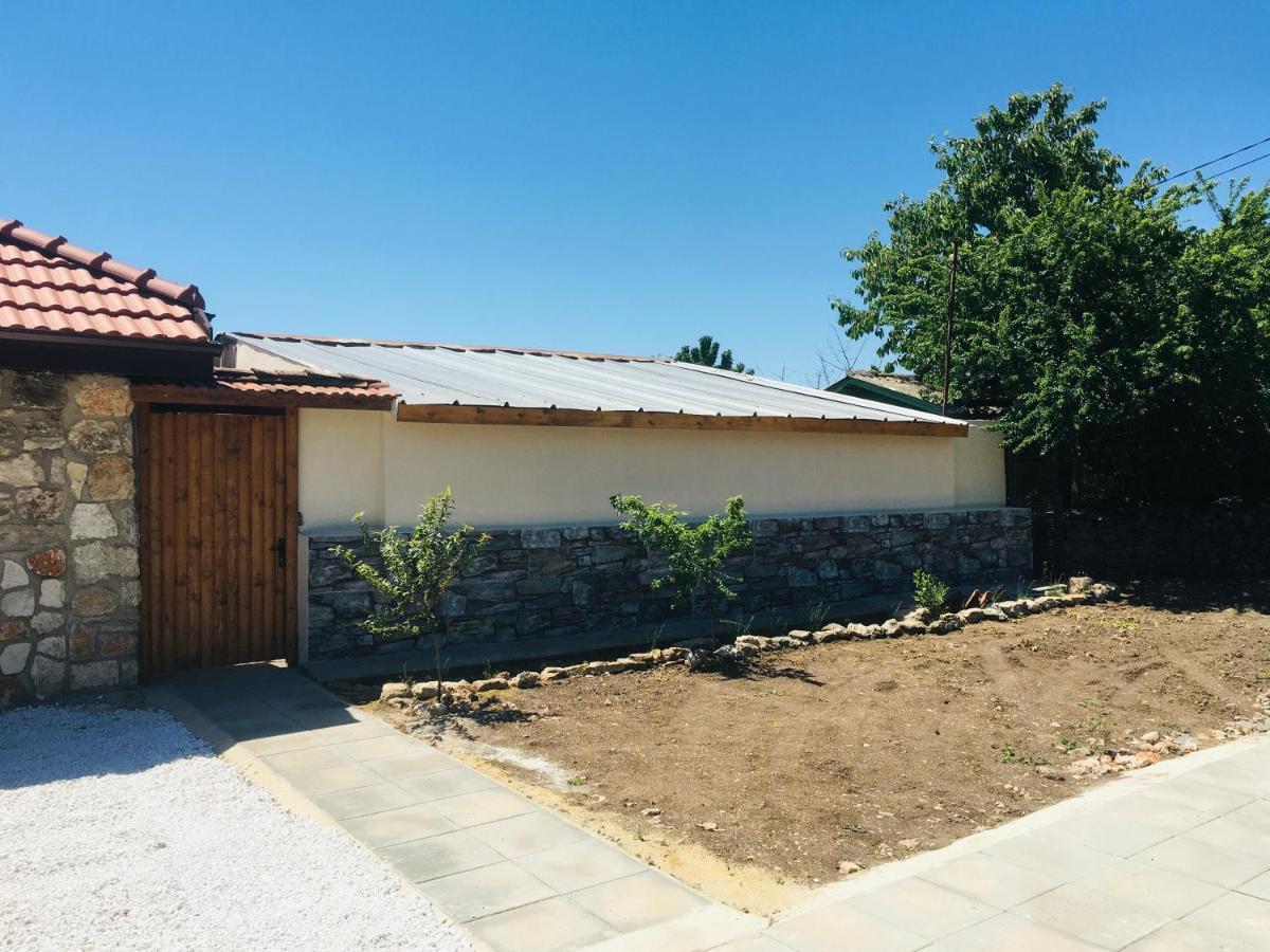Бунгало- Bungalow Kavarna Exterior foto